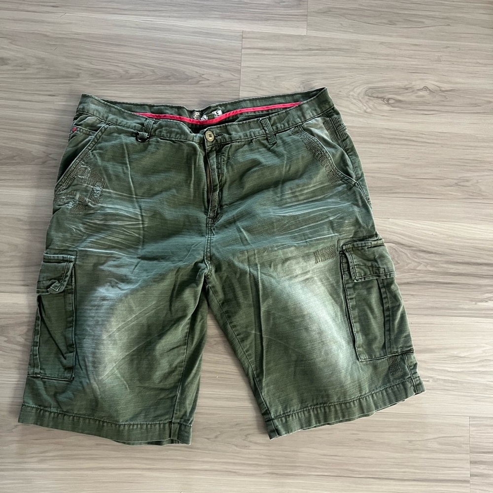 Staple Men's Green Cargo Shorts